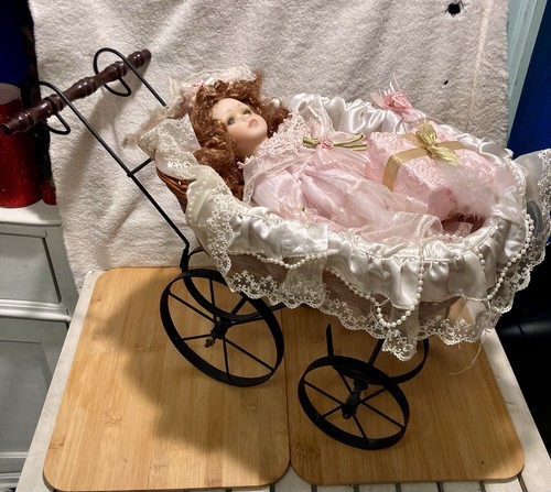 Wicker vintage musical - wicker,