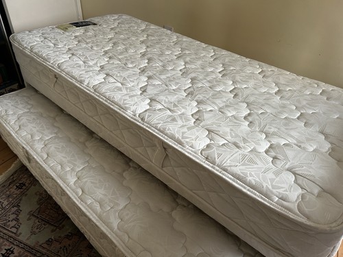 Guest bed with two mattress - with,