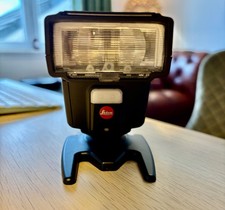 Leica SF40 Flash (Very light