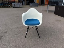 VITRA Eames Upholstered