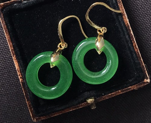 Vintage style jewellery - vintage,