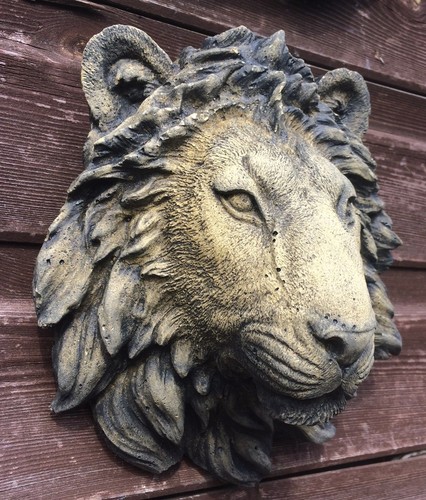 Small lion head wall plaque - head,