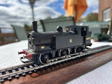 OO Hornby R1126 J83 Class 0-6-0T Steam Locomotive - BR Black - (DCC FITTED)
