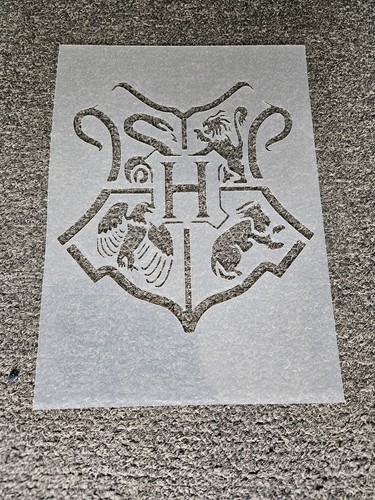 Hogwarts shield crest stencil - hogwarts,