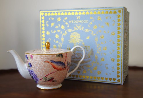 Wedgwood cuckoo teapot bone - teapot,
