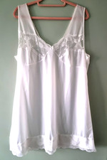 Vintage UK:26/28 White Nylon