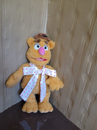 Disney store fozzie bear - store,