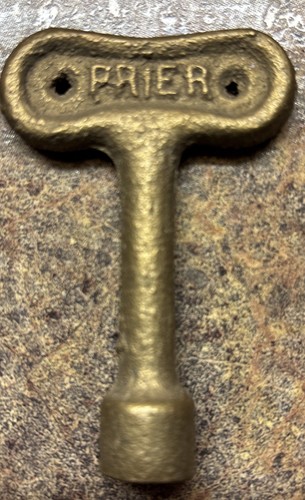 Vintage prier solid - solid, brass