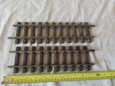 G SCALE 2 BITS OF TRACKS