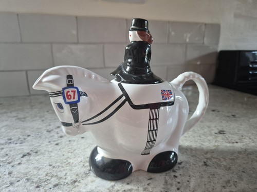 Wade tea pot dressage - tea,