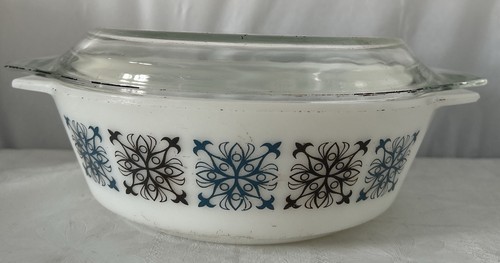 Vintage large jaj pyrex - large,
