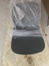 7x Plastic Chairs with Metal