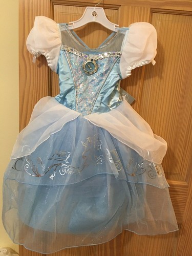 Nwt disney store cinderella - disney,