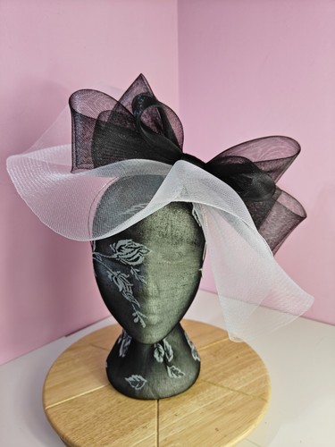 White black fascinator - white,
