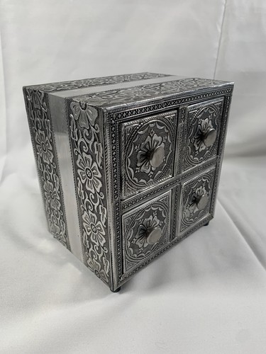 Vintage embossed aluminium - vintage,
