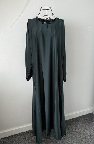 Dark green dubai style - dark,