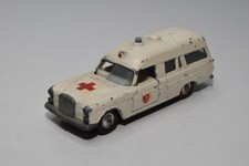 B67 1:43 MATCHBOX K-6 K6 MERCEDES-BENZ BINZ AMBULANCE FAIR COND. 2