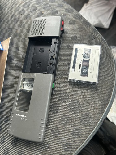 Grundig 2210 handheld - dh,