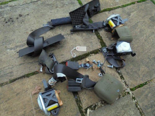 Vauxhall insignia seatbelt set - vauxhall,