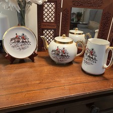 Carrigaline Pottery Fox Hunting Pattern Tea Pot Milk Jag& Plate Set Vintage