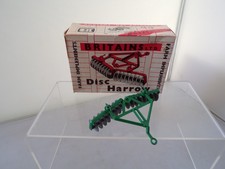 BRITAINS 9534 DISC HARROW  1.32 SCALE FARM IMPLEMENT BOXED