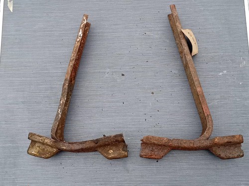 Type front bumper hangers - 3,