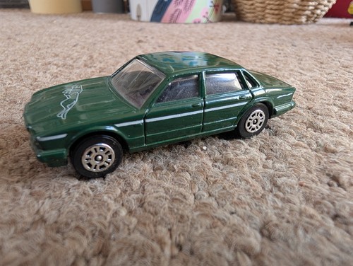 Corgi racing green jaguar - corgi, xj6