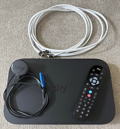Sky es140 box with - box, remote