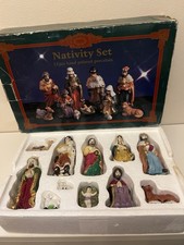 Authentic Vintage 11 Pieces Nativity Set Hand Painted Porcelain Figures