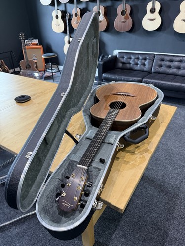 Lowden acoustic guitar - lowden, o-23