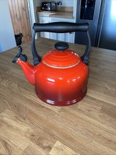 Le Creuset Kettle Cerise