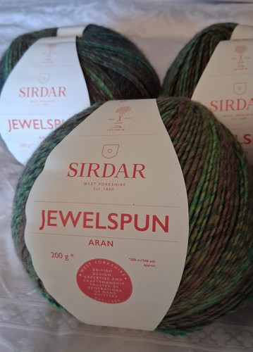 200gm balls sirdar - 4, x