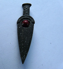 WW2 German WHW Winterhilfswerk Badge. Germanic Swords and Daggers  (642)