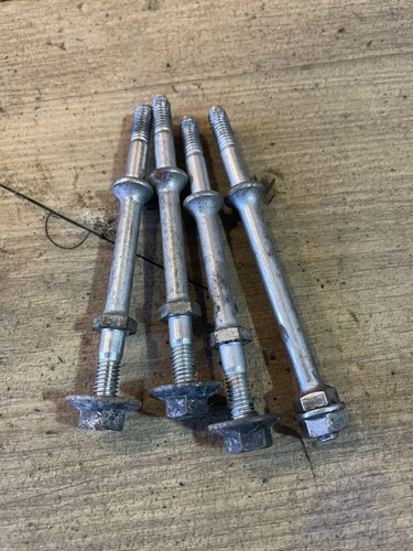 Fuel tank fixing pegs - tank,