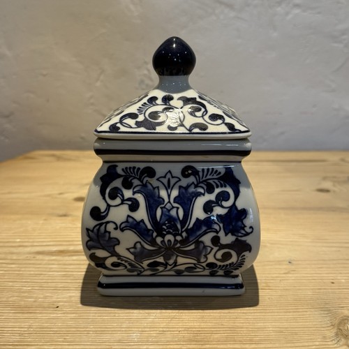 Vintage sumatra blue white - &,