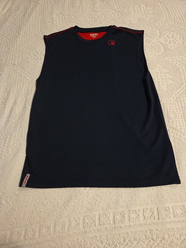 And shirt sleeveless tank - 1,