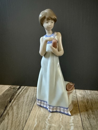 Lladro 5607 vintage girl - vintage, with