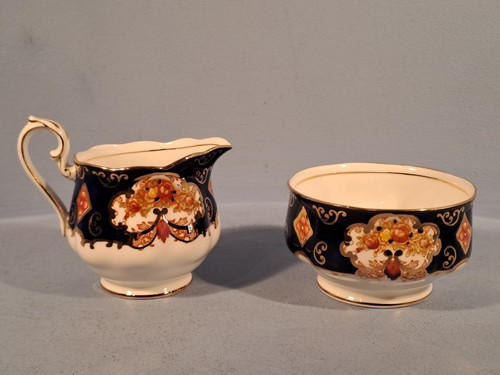 Royal albert heirloom pattern - royal,