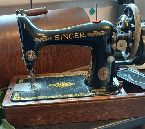Vintage singer crack sewing - singer,