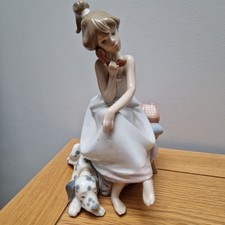 Lladro Figurine Chit Chat Girl