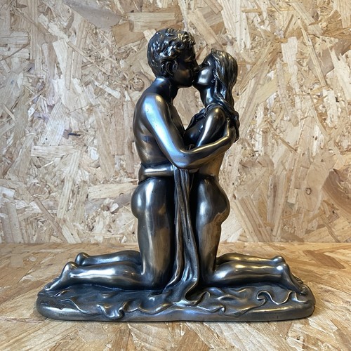 Crosa figurine embracing - crosa,