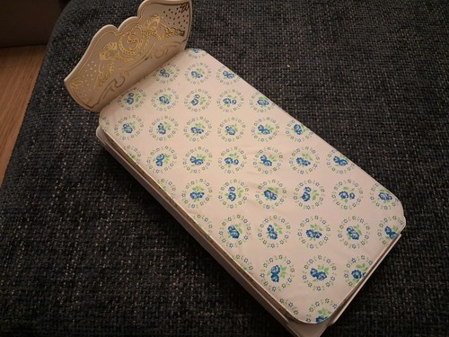 Vintage sindy bed with - sindy,