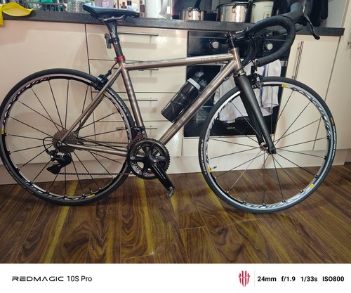 Moda motif titanium road frame - motif,