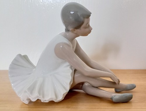 Lladro nao seated ballerina - lladro,