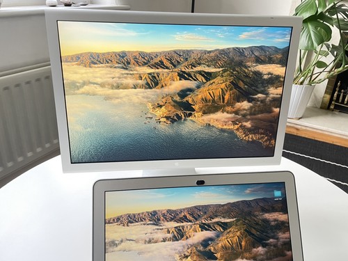 Classic apple cinema display - cinema,