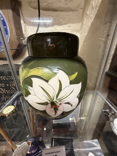 Moorcroft bermuda lily ginger - bermuda,