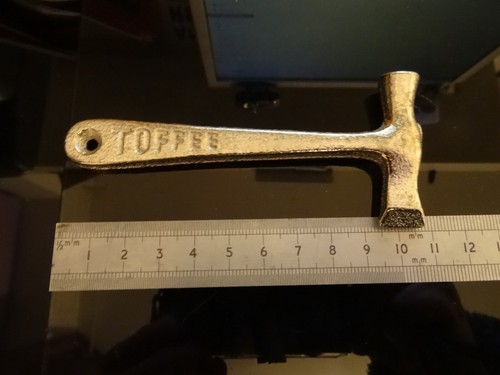 Walkers vintage toffee hammer - toffee,