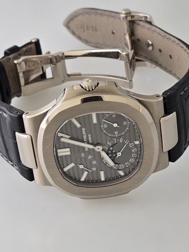 Patek philippe nautilus 5712g - patek,