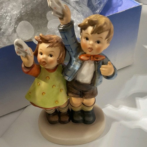 Hummel goebel figurine girl - hummel,