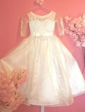 GIRLS CELEBRATIONS HOLY